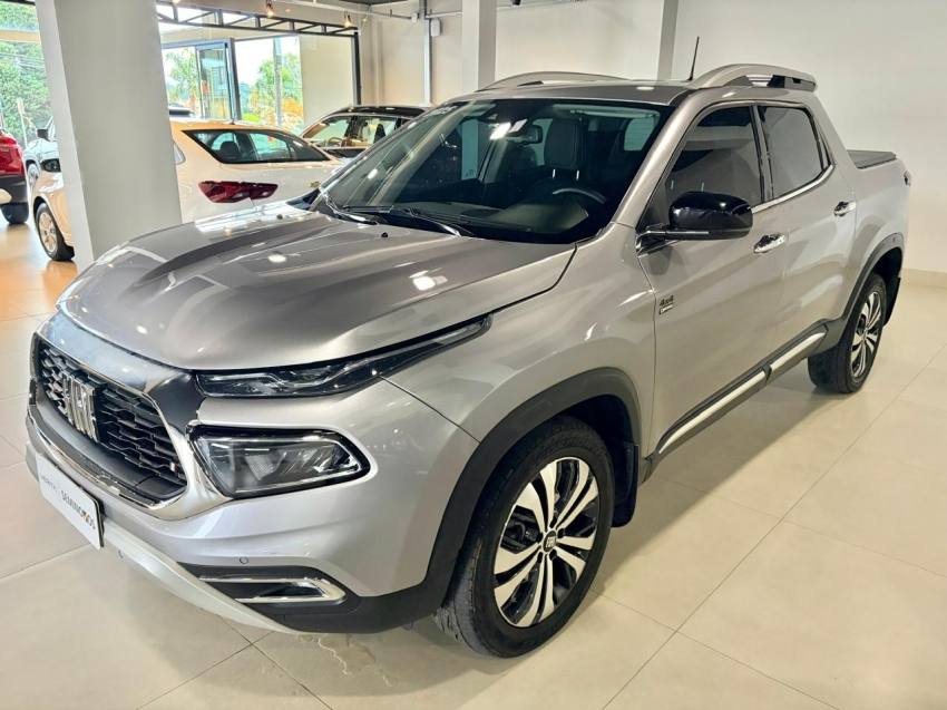 fiat toro 2.0 16v turbo diesel volcano 4wd at9 4p automatico 2025