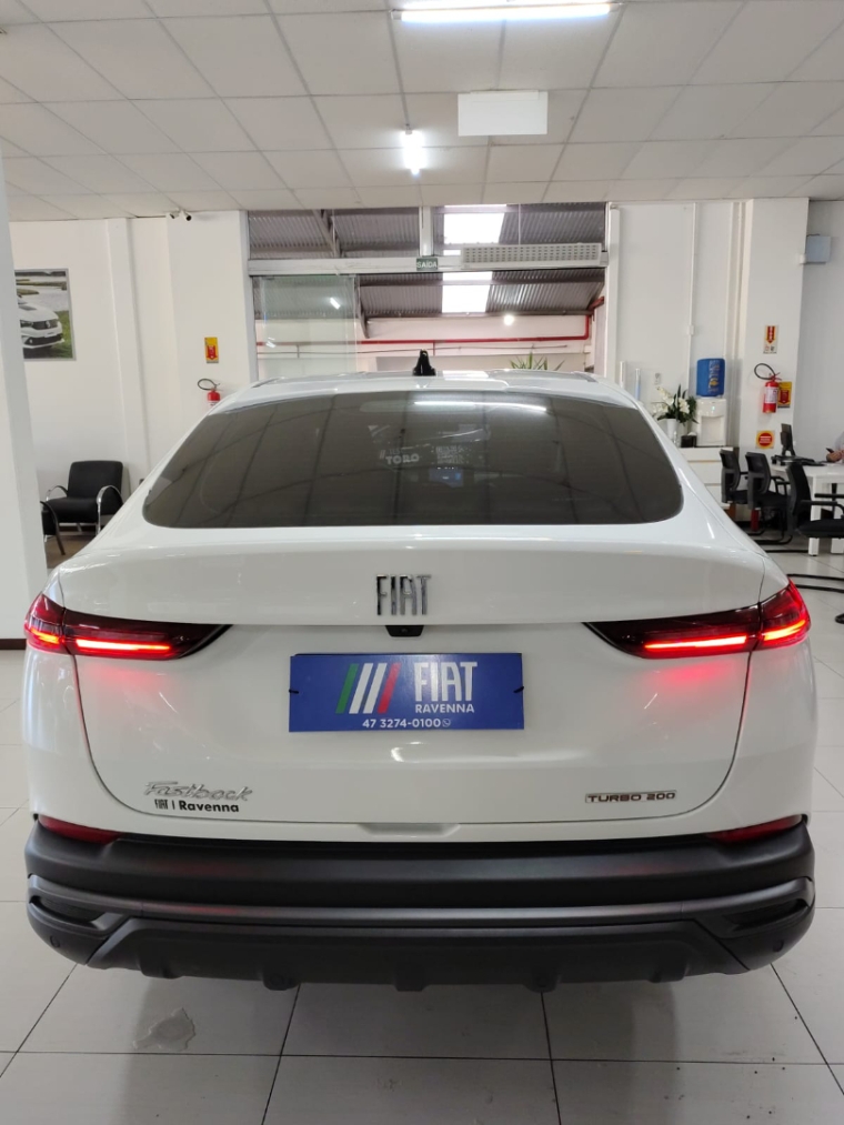 fiat fastback 1.0 turbo 200 flex cvt 4p automatico 2024