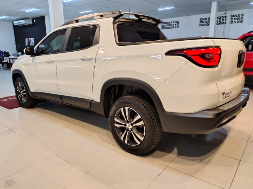 fiat toro 2.0 16v turbo diesel freedom 4wd at9 4p automatico 2022