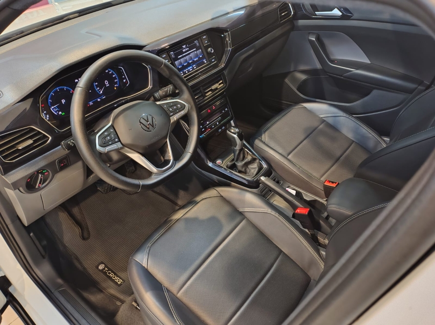 volkswagen t-cross 1.0 200 tsi total flex comfortline automatico 4p 20234