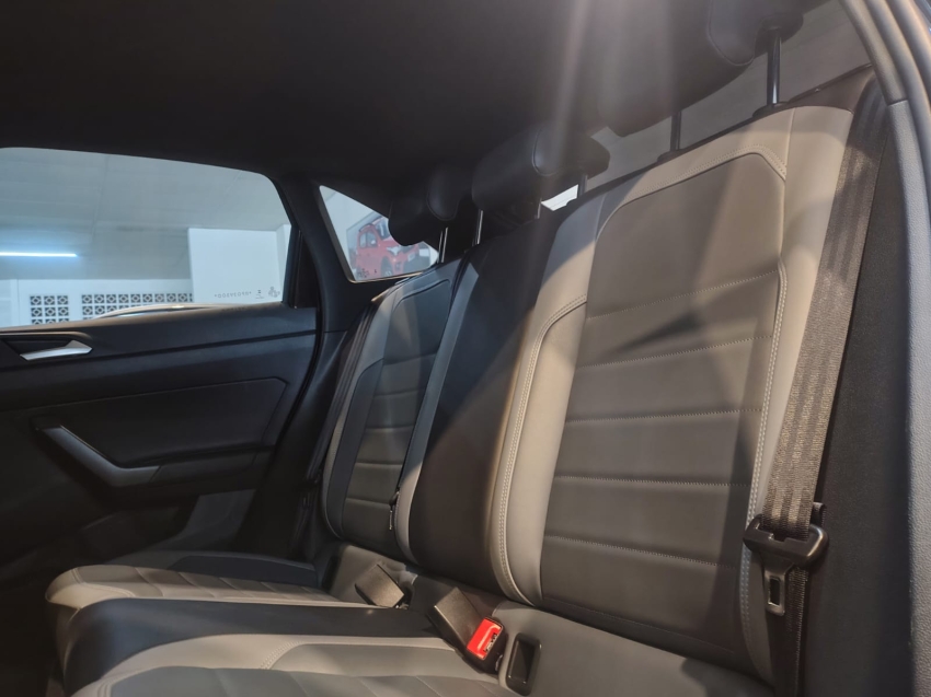volkswagen nivus 1.0 200 tsi total flex highline automatico 4p 20246