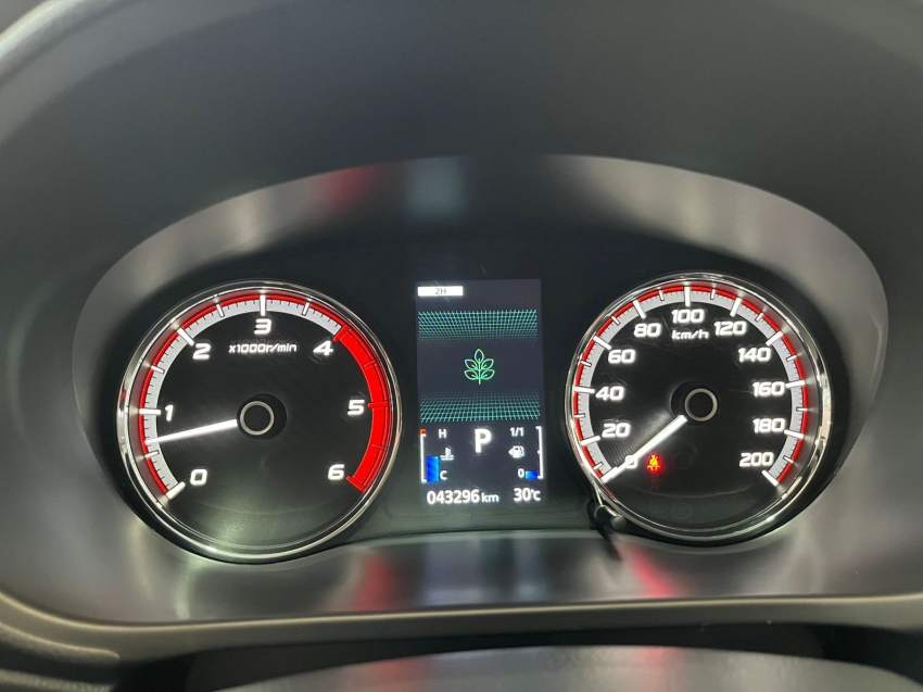 mitsubishi l200 triton 2.4 turbo diesel 4x4 at sport hpe 4p automatico 2025