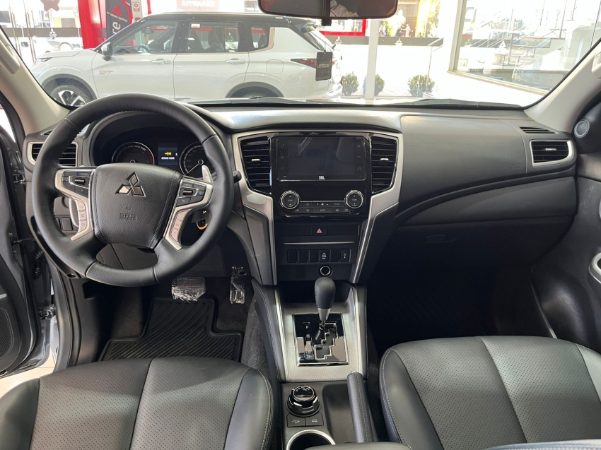 mitsubishi l200 triton 2.4 turbo diesel 4x4 at sport hpe 4p automatico 2025