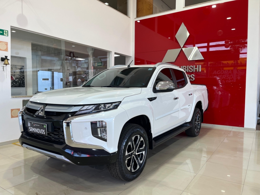 mitsubishi triton 2.4 biturbo diesel hpe-s 4x4 automatico 4p 2024 mitsubishi triton 2.4 biturbo diesel hpe-s 4x4 automatico 4p 2024