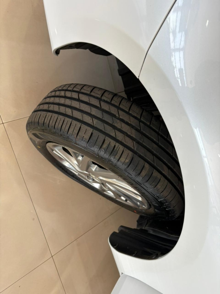 toyota yaris 1.5 16v flex sedan xs multidrive 1.4 4p automatico 202515