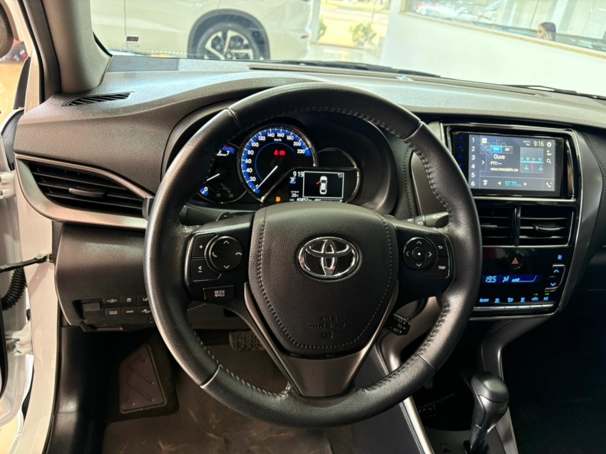 toyota yaris 1.5 16v flex sedan xs multidrive 1.4 4p automatico 202512