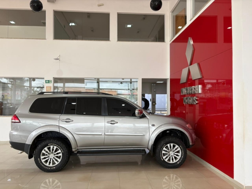 mitsubishi pajero 3.2 hpe 4x4 7 lugares 16v turbo intercooler diesel 4p automatico 5p 20165