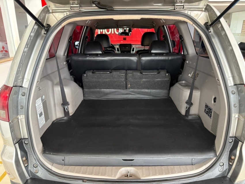 mitsubishi pajero 3.2 hpe 4x4 7 lugares 16v turbo intercooler diesel 4p automatico 5p 201615