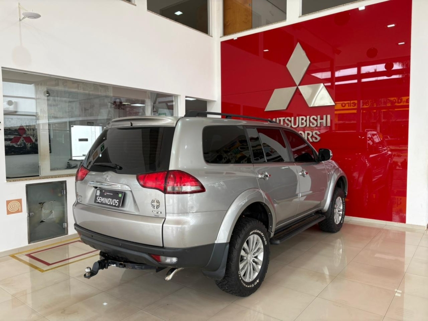 mitsubishi pajero 3.2 hpe 4x4 7 lugares 16v turbo intercooler diesel 4p automatico 5p 20166