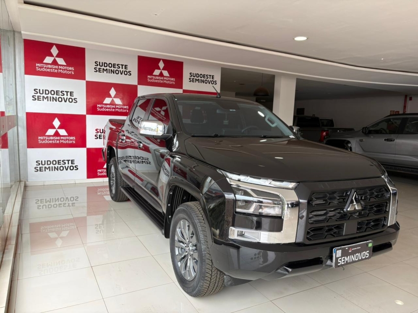 mitsubishi triton 2.4 biturbo diesel cd hpe 4x4 automatico 4p 20262