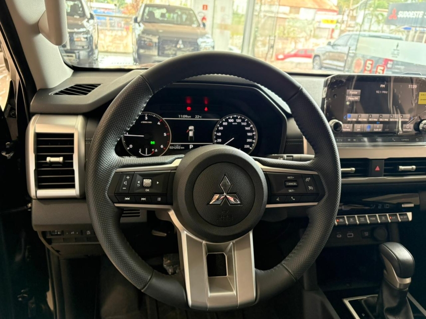 mitsubishi triton 2.4 biturbo diesel cd hpe 4x4 automatico 4p 202612