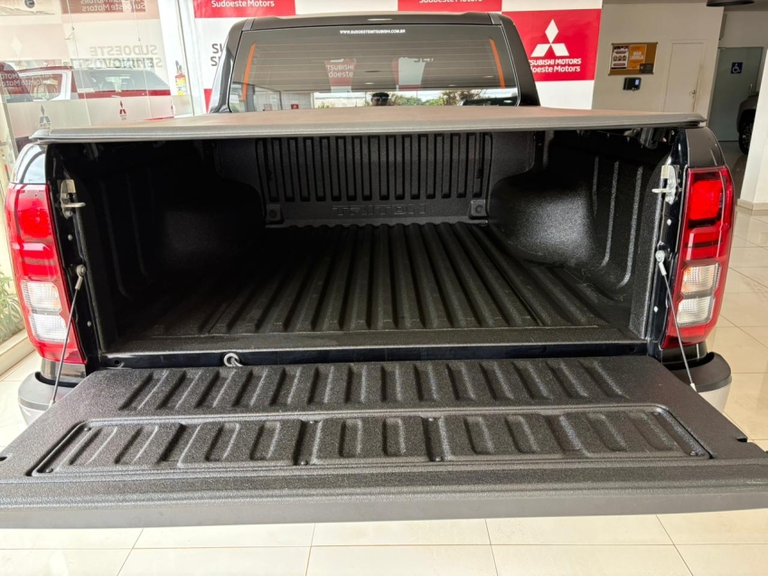 mitsubishi triton 2.4 biturbo diesel cd hpe 4x4 automatico 4p 202615