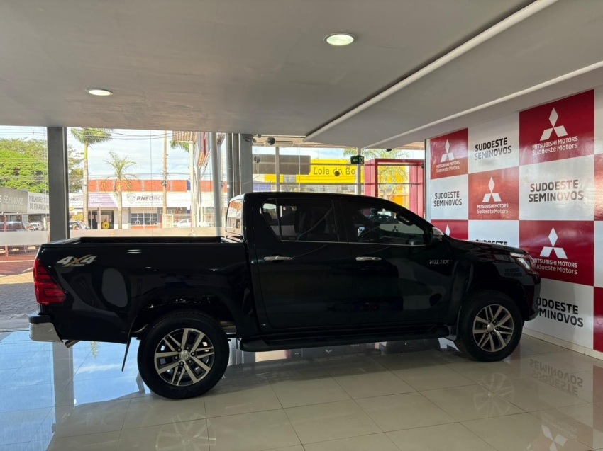 toyota hilux 2.8 srx 4x4 cd 16v diesel 4p automatico 2.7 20184