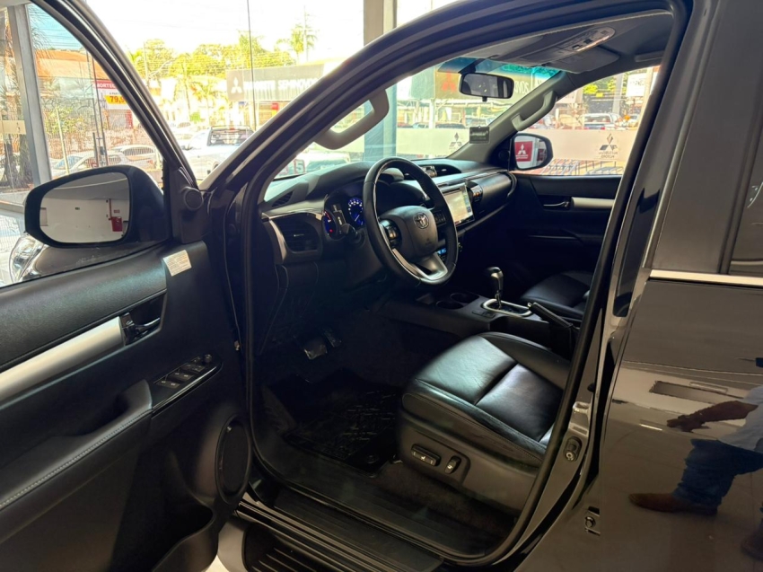 toyota hilux 2.8 srx 4x4 cd 16v diesel 4p automatico 2.7 20188