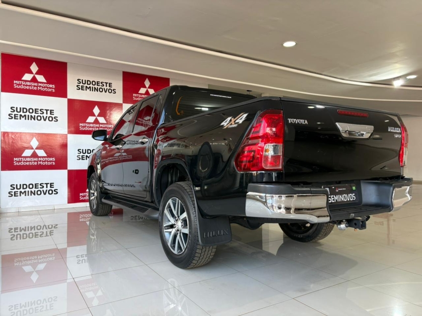 toyota hilux 2.8 srx 4x4 cd 16v diesel 4p automatico 2.7 20187
