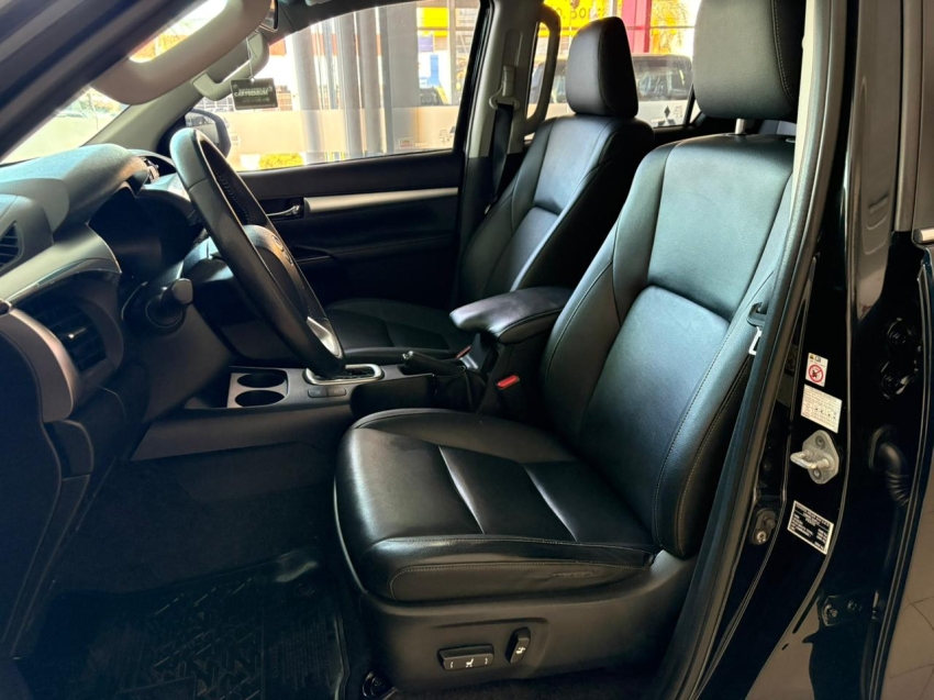 toyota hilux 2.8 srx 4x4 cd 16v diesel 4p automatico 2.7 20189