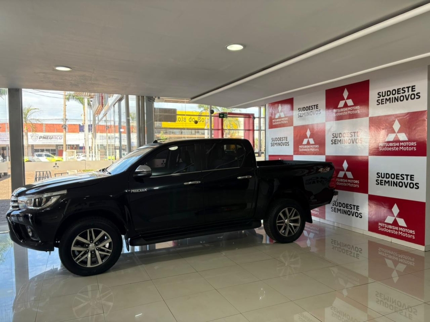 toyota hilux 2.8 srx 4x4 cd 16v diesel 4p automatico 2.7 20183
