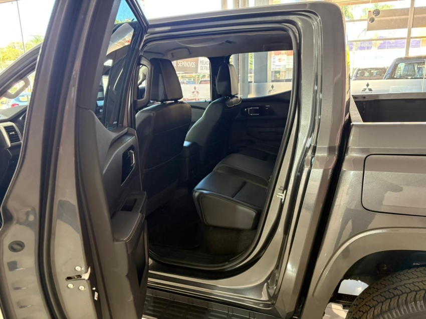 mitsubishi triton 2.4 biturbo diesel hpe-s 4x4 automatico 4p 202613