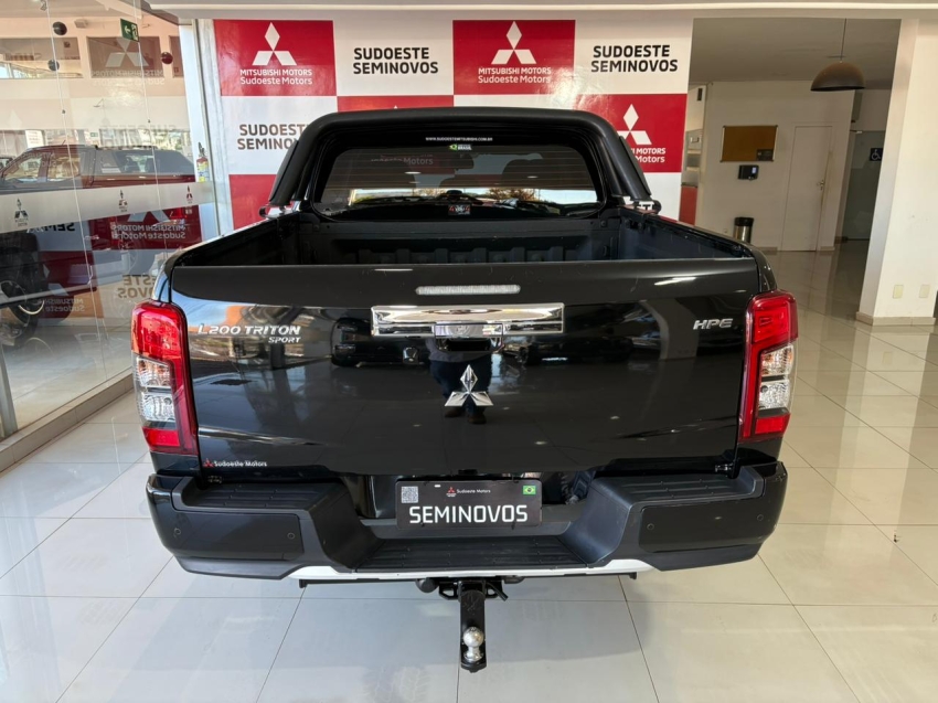 mitsubishi l200 triton 2.4 turbo diesel 4x4 at sport hpe 4p automatico 20246