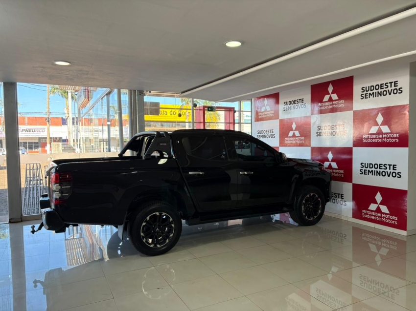 mitsubishi l200 triton 2.4 turbo diesel 4x4 at sport hpe 4p automatico 20244