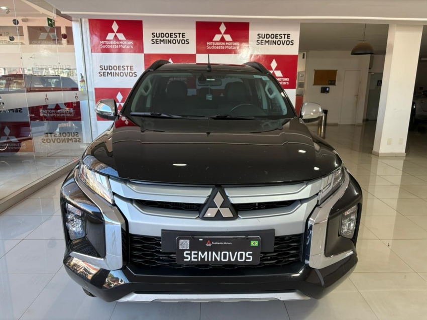 mitsubishi l200 triton 2.4 turbo diesel 4x4 at sport hpe 4p automatico 20241