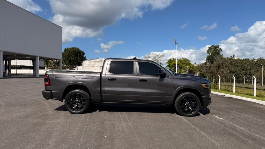 ram 1500  5.7 v8 gasolina limited night edition cd 4x4