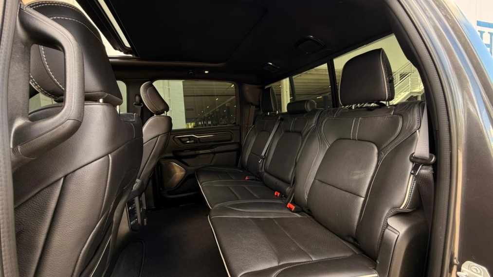 ram 1500  5.7 v8 gasolina limited night edition cd 4x4
