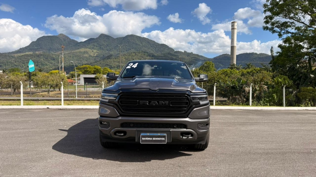ram 1500 5.7 v8 gasolina limited night edition cd 4x4 ram 1500 5.7 v8 gasolina limited night edition cd 4x4