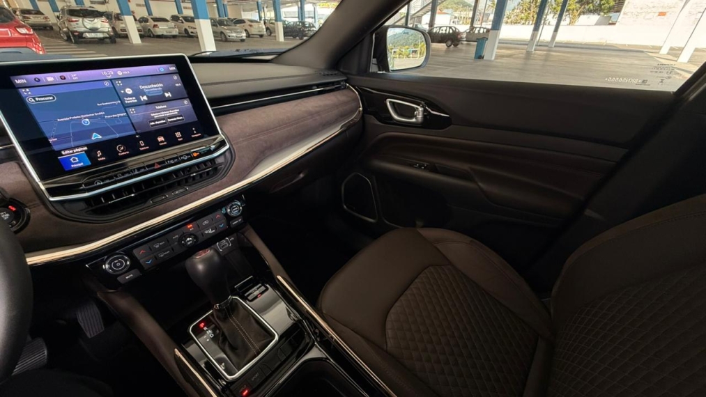 commander overland 1.3 t270 turbo flex  at613