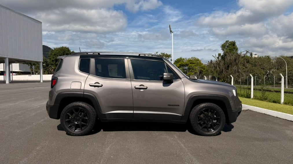 jeep renegade sport com pack nigth edition 1.8 16v flex 4p at3