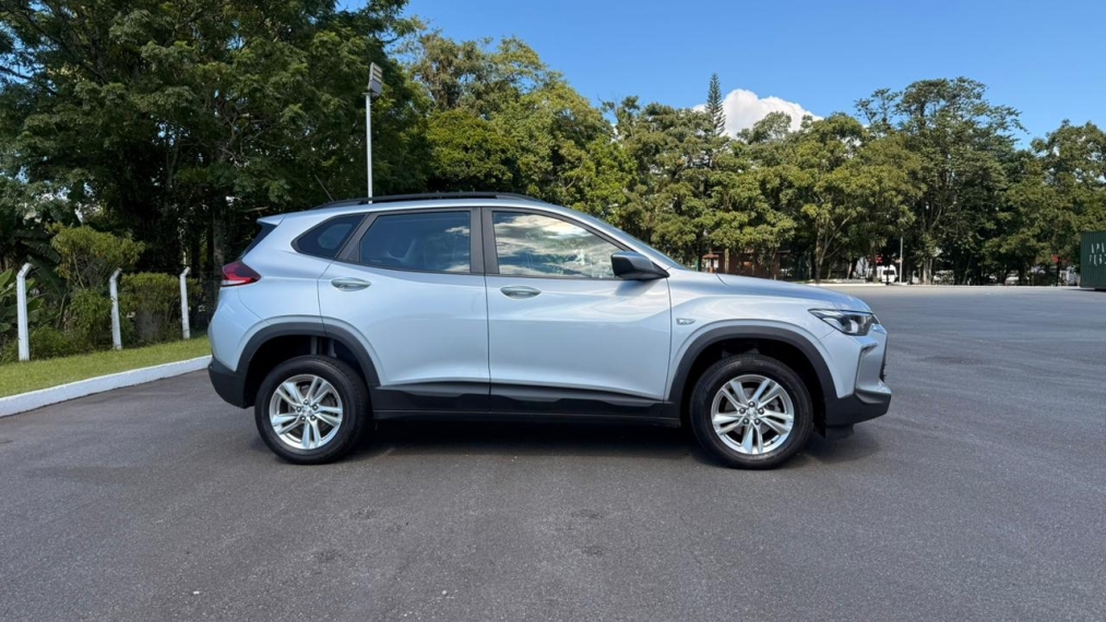 tracker lt 1.0 turbo flex at7