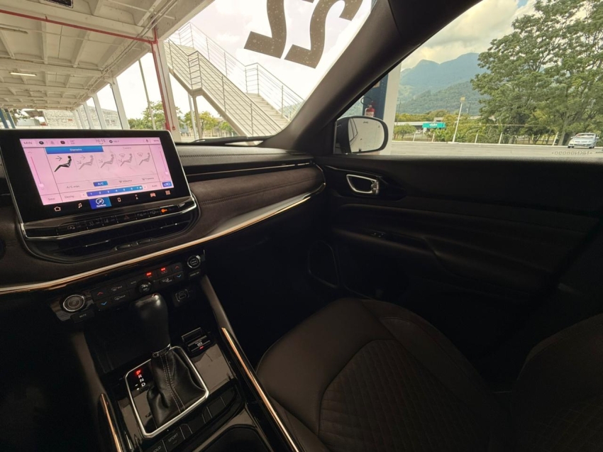 jeep commander 1.3 t270 turbo flex overland at611