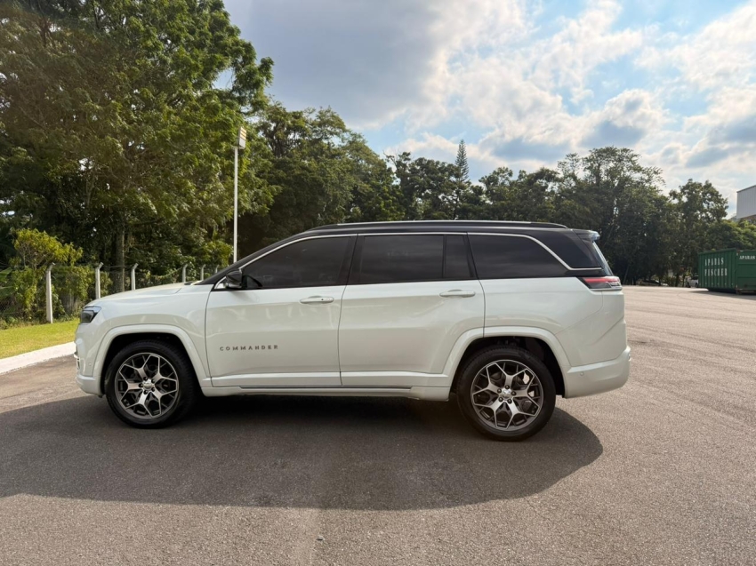 jeep commander 1.3 t270 turbo flex overland at64