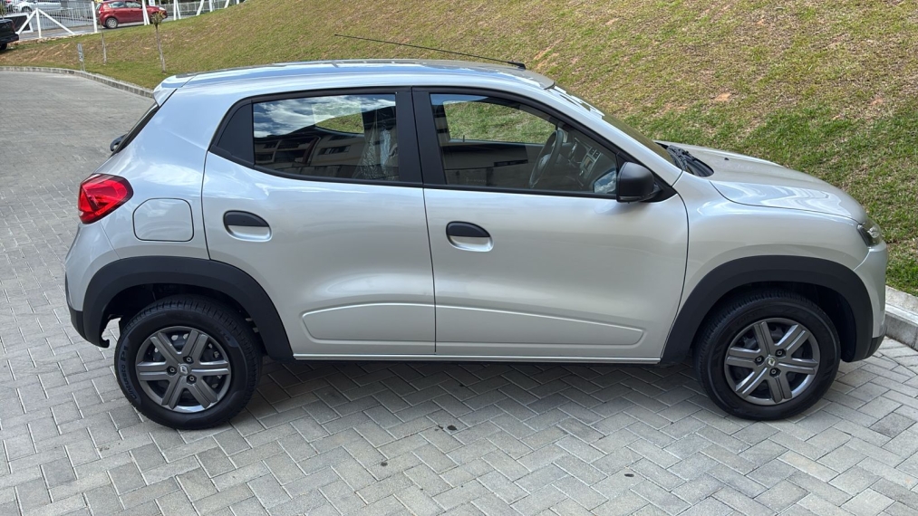 renault  kwid 1.0 12v sce flex zen manual5