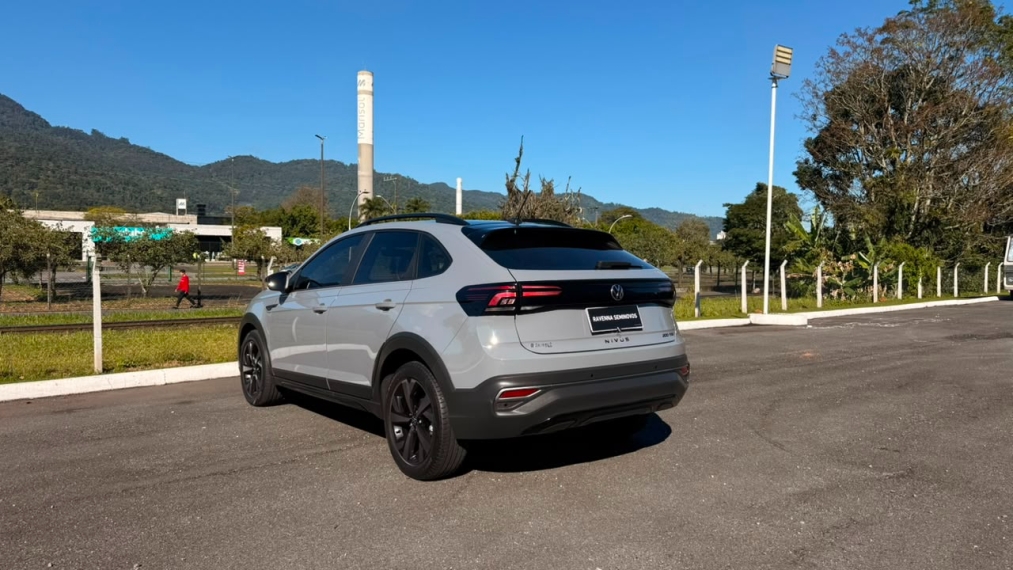 volkswagen  nivus 1.0 200 tsi total flex highline automatico5