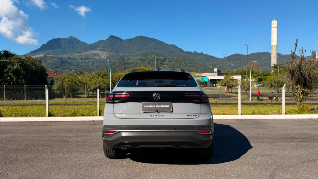 volkswagen  nivus 1.0 200 tsi total flex highline automatico4