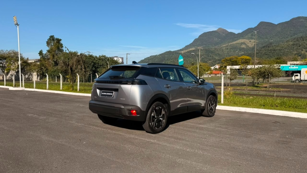 peugeot  2008 1.0 turbo 200 flex active cvt4