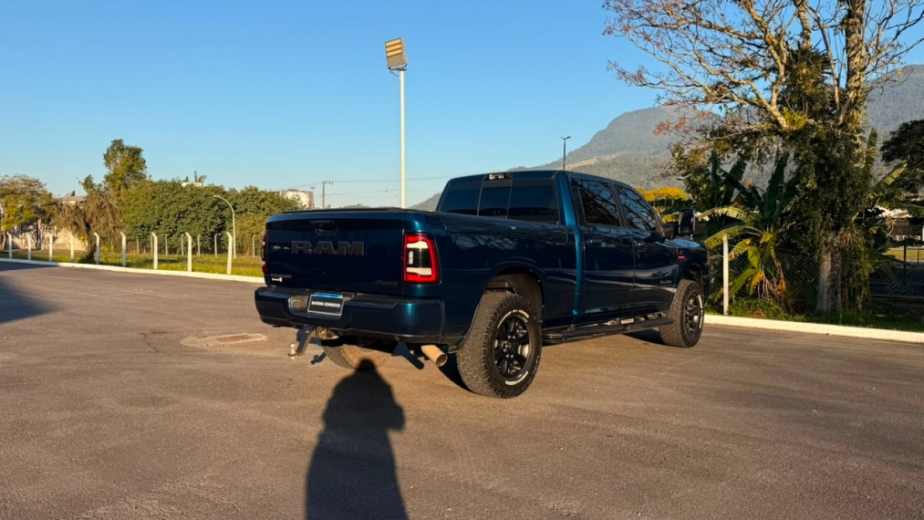 ram 3500 laramie night edition 6,7 l6 diesel 4x4 cd automatica6