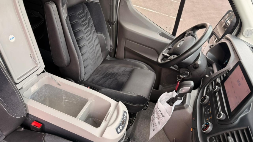 ford  transit 2.0 ecoblue diesel minibus 14+1 410l automatico16