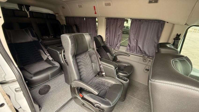 ford  transit 2.0 ecoblue diesel minibus 14+1 410l automatico18