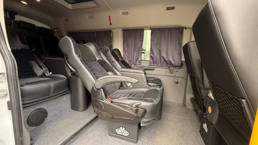 ford  transit 2.0 ecoblue diesel minibus 14+1 410l automatico20