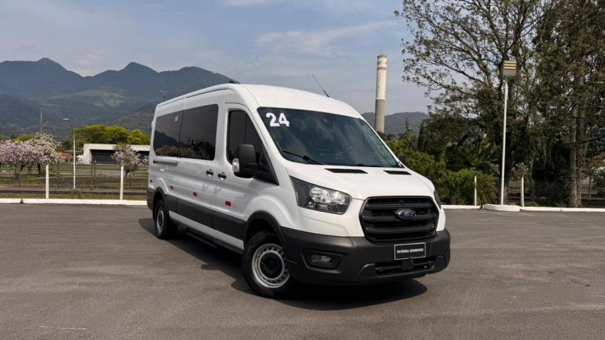 ford  transit 2.0 ecoblue diesel minibus 14+1 410l automatico8