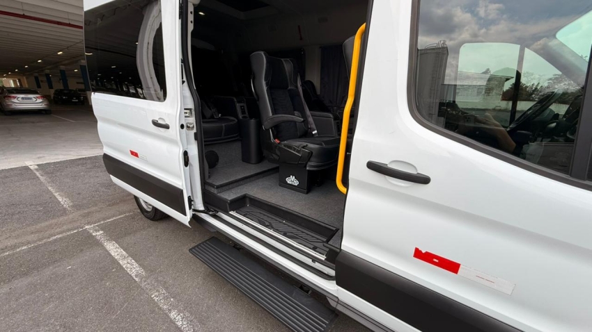 ford  transit 2.0 ecoblue diesel minibus 14+1 410l automatico15
