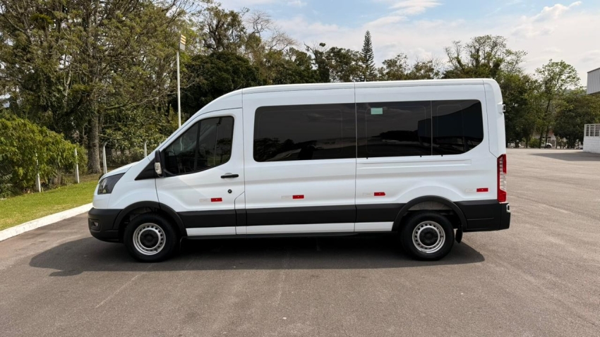 ford  transit 2.0 ecoblue diesel minibus 14+1 410l automatico3