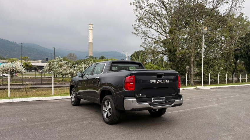 2.2 turbo diesel laramie 4x4 at6
