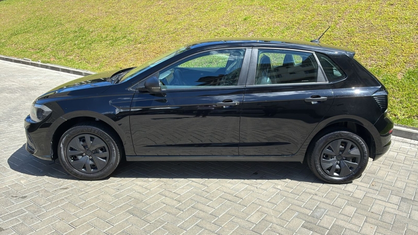 volkswagen  polo 1.0 mpi track manual4
