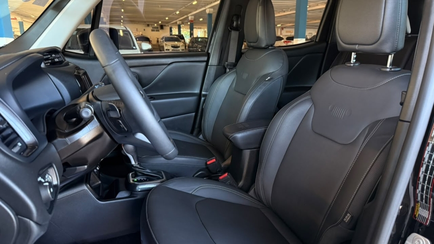 jeep  renegade 1.3 t270 turbo flex longitude at610