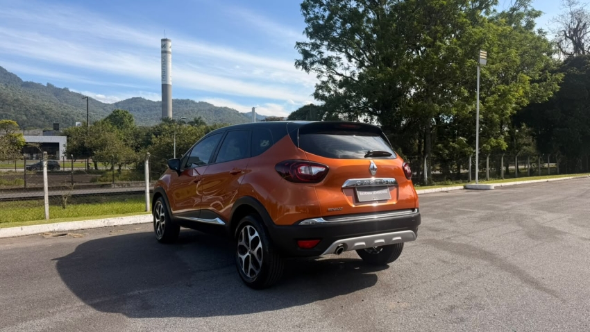 RENAULT   CAPTUR  1.6 16V SCE FLEX INTENSE X-TRONIC6