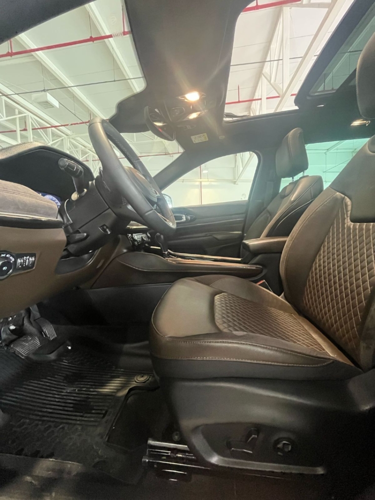 jeep commander 1.3 t270 turbo flex overland at6 4p automatico 2023 jeep commander 1.3 t270 turbo flex overland at6 4p automatico 2023
