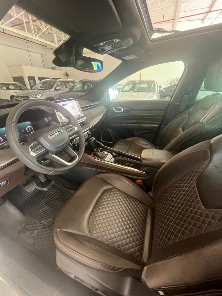 jeep commander 1.3 t270 turbo flex overland at6 4p automatico 2023 jeep commander 1.3 t270 turbo flex overland at6 4p automatico 2023